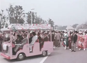 100人の花嫁パレードの写真
